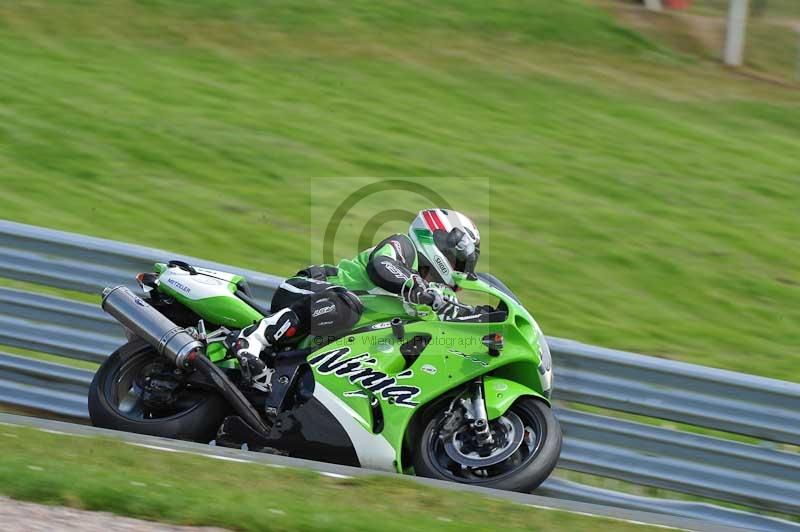 Motorcycle action photographs;Trackday digital images;event digital images;eventdigitalimages;no limits trackday;oulton park;oulton park circuit cheshire;oulton park photographs;peter wileman photography;trackday;trackday photos