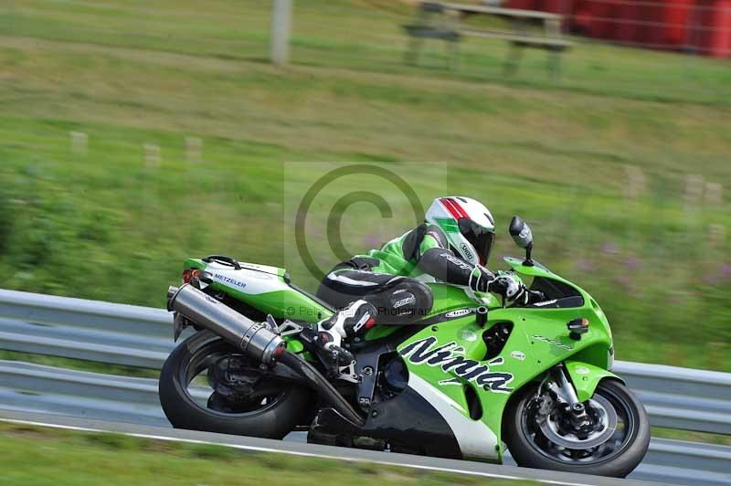 Motorcycle action photographs;Trackday digital images;event digital images;eventdigitalimages;no limits trackday;oulton park;oulton park circuit cheshire;oulton park photographs;peter wileman photography;trackday;trackday photos