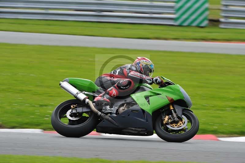 Motorcycle action photographs;Trackday digital images;event digital images;eventdigitalimages;no limits trackday;oulton park;oulton park circuit cheshire;oulton park photographs;peter wileman photography;trackday;trackday photos