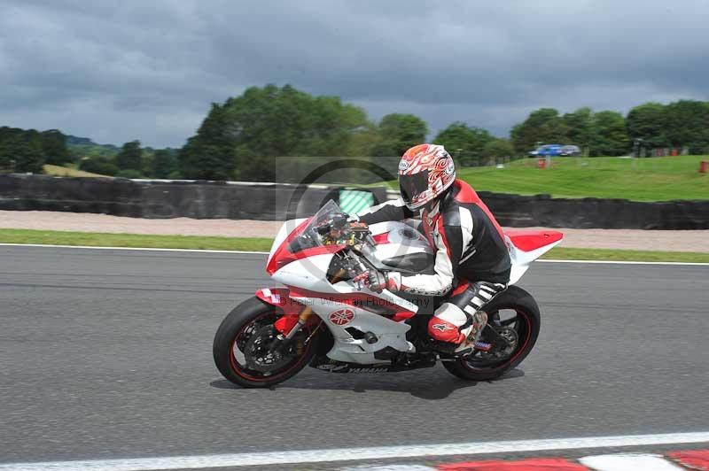 Motorcycle action photographs;Trackday digital images;event digital images;eventdigitalimages;no limits trackday;oulton park;oulton park circuit cheshire;oulton park photographs;peter wileman photography;trackday;trackday photos