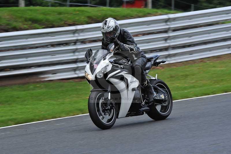 Motorcycle action photographs;Trackday digital images;event digital images;eventdigitalimages;no limits trackday;oulton park;oulton park circuit cheshire;oulton park photographs;peter wileman photography;trackday;trackday photos