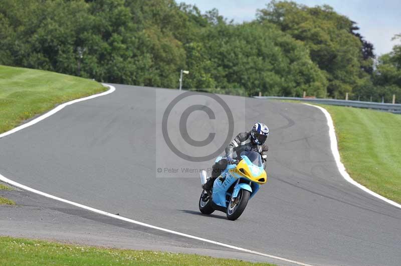 Motorcycle action photographs;Trackday digital images;event digital images;eventdigitalimages;no limits trackday;oulton park;oulton park circuit cheshire;oulton park photographs;peter wileman photography;trackday;trackday photos