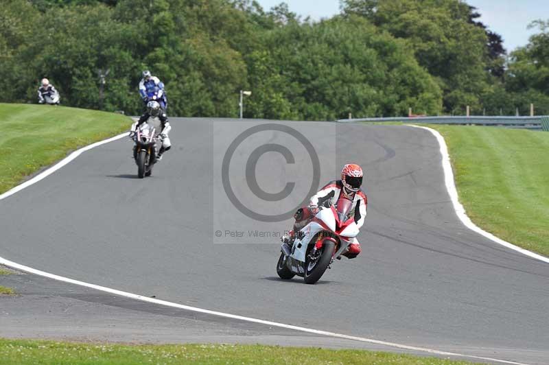 Motorcycle action photographs;Trackday digital images;event digital images;eventdigitalimages;no limits trackday;oulton park;oulton park circuit cheshire;oulton park photographs;peter wileman photography;trackday;trackday photos
