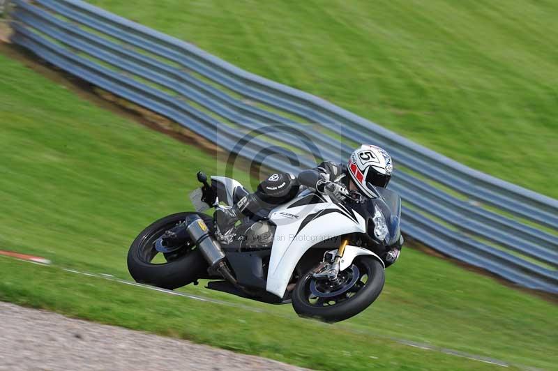 Motorcycle action photographs;Trackday digital images;event digital images;eventdigitalimages;no limits trackday;oulton park;oulton park circuit cheshire;oulton park photographs;peter wileman photography;trackday;trackday photos
