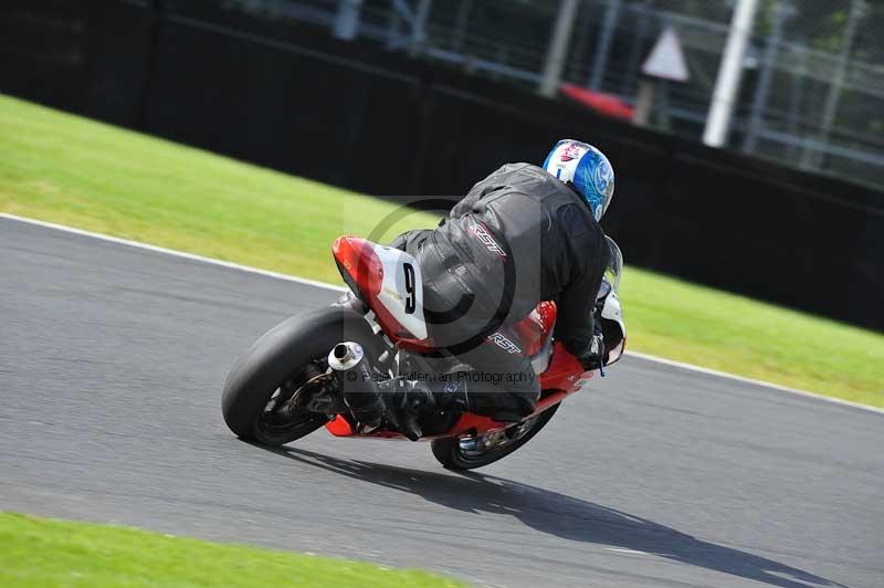 Motorcycle action photographs;Trackday digital images;event digital images;eventdigitalimages;no limits trackday;oulton park;oulton park circuit cheshire;oulton park photographs;peter wileman photography;trackday;trackday photos
