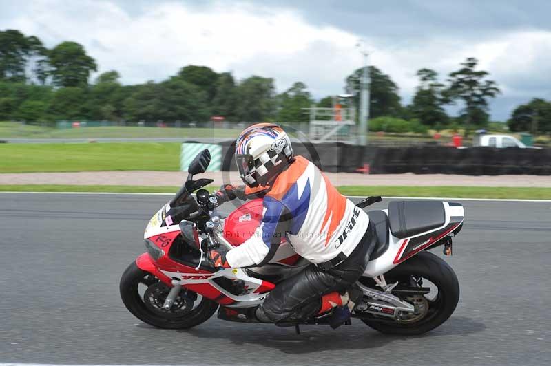 Motorcycle action photographs;Trackday digital images;event digital images;eventdigitalimages;no limits trackday;oulton park;oulton park circuit cheshire;oulton park photographs;peter wileman photography;trackday;trackday photos