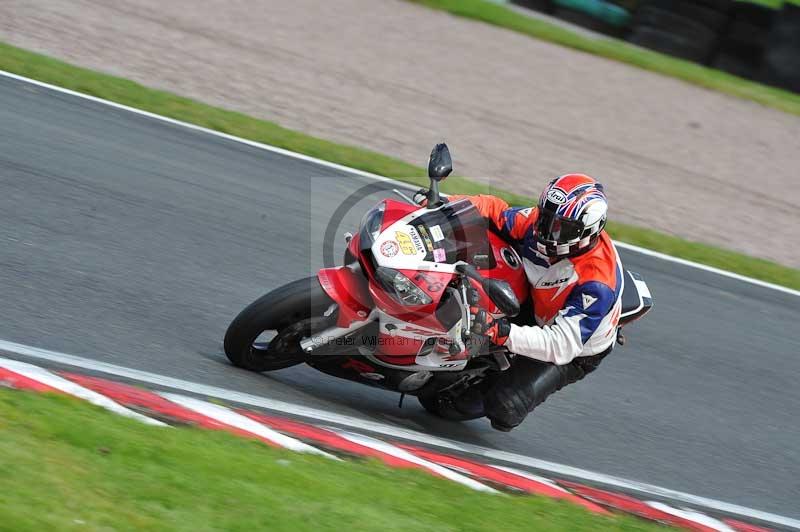 Motorcycle action photographs;Trackday digital images;event digital images;eventdigitalimages;no limits trackday;oulton park;oulton park circuit cheshire;oulton park photographs;peter wileman photography;trackday;trackday photos