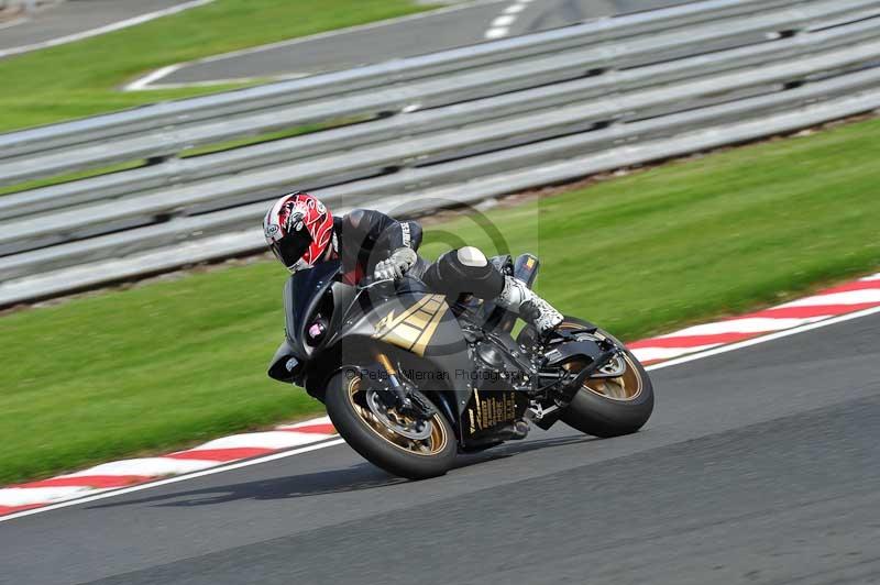Motorcycle action photographs;Trackday digital images;event digital images;eventdigitalimages;no limits trackday;oulton park;oulton park circuit cheshire;oulton park photographs;peter wileman photography;trackday;trackday photos