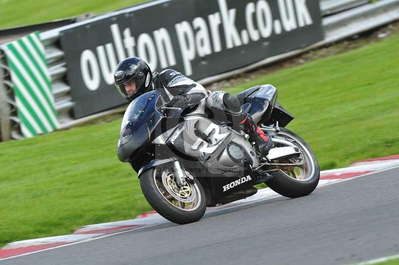 Motorcycle action photographs;Trackday digital images;event digital images;eventdigitalimages;no limits trackday;oulton park;oulton park circuit cheshire;oulton park photographs;peter wileman photography;trackday;trackday photos
