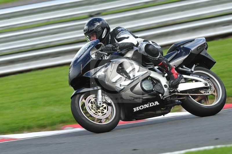 Motorcycle action photographs;Trackday digital images;event digital images;eventdigitalimages;no limits trackday;oulton park;oulton park circuit cheshire;oulton park photographs;peter wileman photography;trackday;trackday photos
