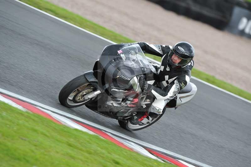 Motorcycle action photographs;Trackday digital images;event digital images;eventdigitalimages;no limits trackday;oulton park;oulton park circuit cheshire;oulton park photographs;peter wileman photography;trackday;trackday photos
