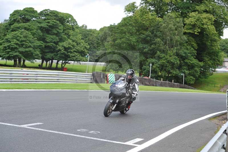 Motorcycle action photographs;Trackday digital images;event digital images;eventdigitalimages;no limits trackday;oulton park;oulton park circuit cheshire;oulton park photographs;peter wileman photography;trackday;trackday photos