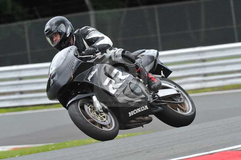 Motorcycle action photographs;Trackday digital images;event digital images;eventdigitalimages;no limits trackday;oulton park;oulton park circuit cheshire;oulton park photographs;peter wileman photography;trackday;trackday photos