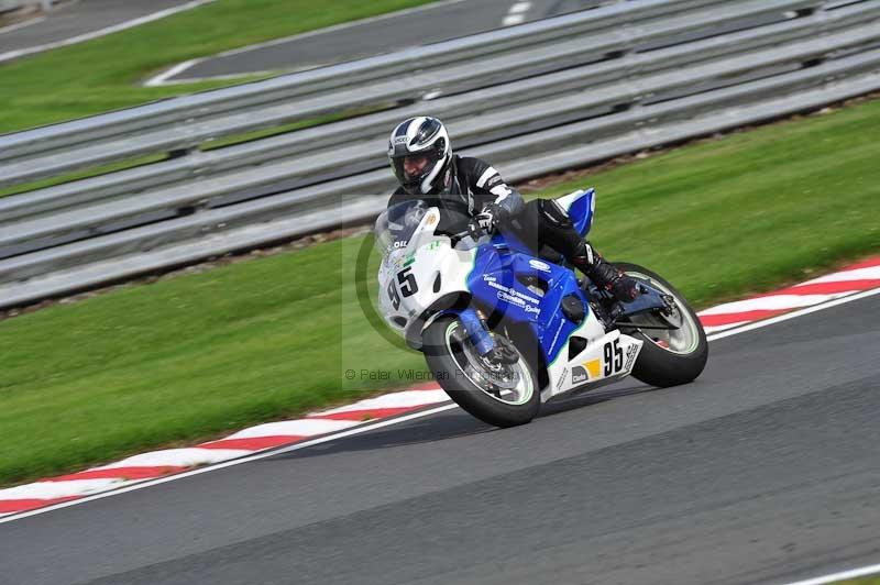 Motorcycle action photographs;Trackday digital images;event digital images;eventdigitalimages;no limits trackday;oulton park;oulton park circuit cheshire;oulton park photographs;peter wileman photography;trackday;trackday photos