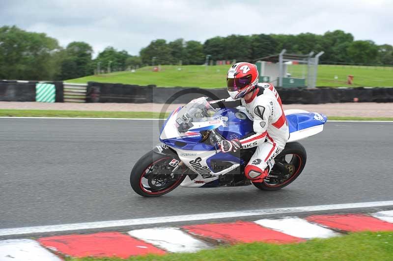 Motorcycle action photographs;Trackday digital images;event digital images;eventdigitalimages;no limits trackday;oulton park;oulton park circuit cheshire;oulton park photographs;peter wileman photography;trackday;trackday photos