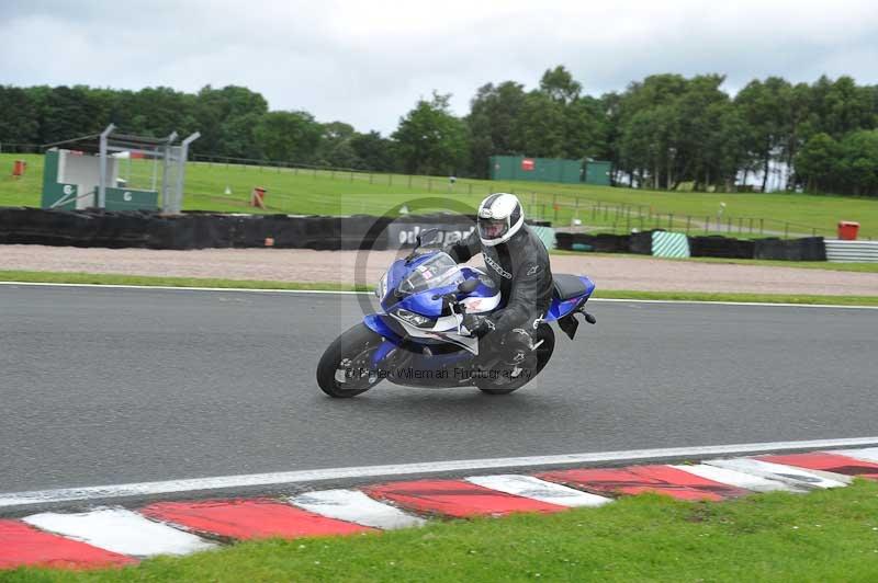Motorcycle action photographs;Trackday digital images;event digital images;eventdigitalimages;no limits trackday;oulton park;oulton park circuit cheshire;oulton park photographs;peter wileman photography;trackday;trackday photos