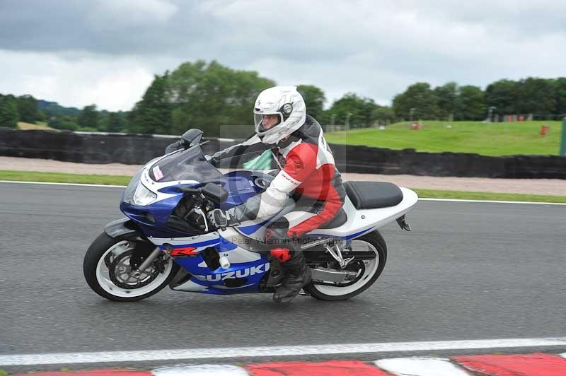 Motorcycle action photographs;Trackday digital images;event digital images;eventdigitalimages;no limits trackday;oulton park;oulton park circuit cheshire;oulton park photographs;peter wileman photography;trackday;trackday photos