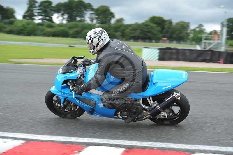 Motorcycle action photographs;Trackday digital images;event digital images;eventdigitalimages;no limits trackday;oulton park;oulton park circuit cheshire;oulton park photographs;peter wileman photography;trackday;trackday photos