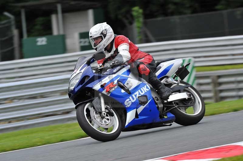 Motorcycle action photographs;Trackday digital images;event digital images;eventdigitalimages;no limits trackday;oulton park;oulton park circuit cheshire;oulton park photographs;peter wileman photography;trackday;trackday photos