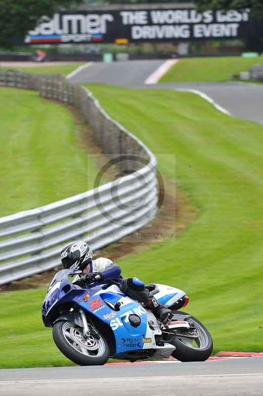 Motorcycle action photographs;Trackday digital images;event digital images;eventdigitalimages;no limits trackday;oulton park;oulton park circuit cheshire;oulton park photographs;peter wileman photography;trackday;trackday photos