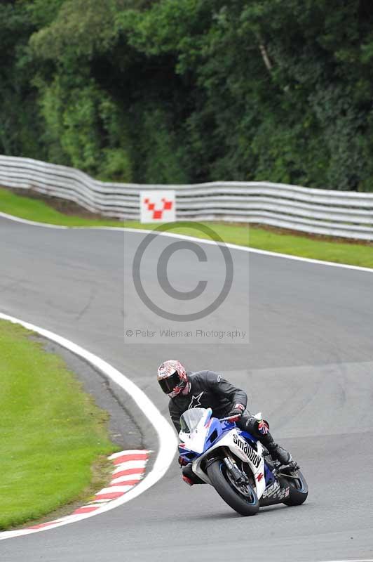 Motorcycle action photographs;Trackday digital images;event digital images;eventdigitalimages;no limits trackday;oulton park;oulton park circuit cheshire;oulton park photographs;peter wileman photography;trackday;trackday photos