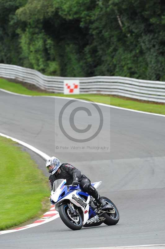 Motorcycle action photographs;Trackday digital images;event digital images;eventdigitalimages;no limits trackday;oulton park;oulton park circuit cheshire;oulton park photographs;peter wileman photography;trackday;trackday photos