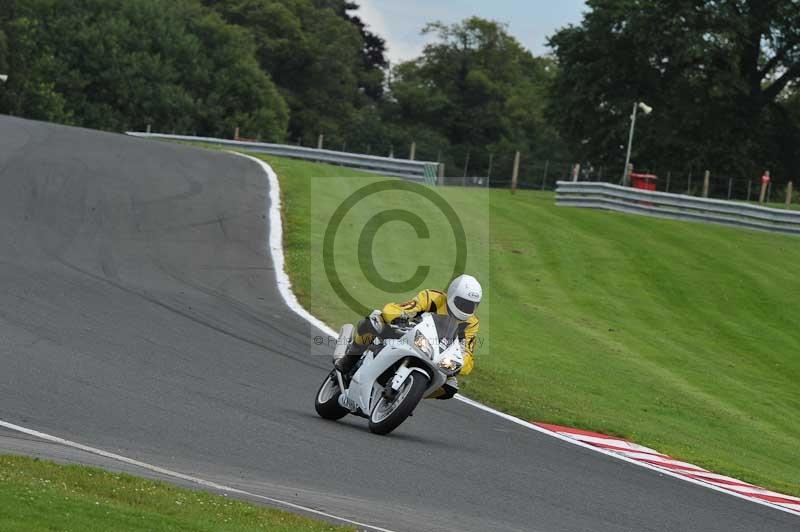 Motorcycle action photographs;Trackday digital images;event digital images;eventdigitalimages;no limits trackday;oulton park;oulton park circuit cheshire;oulton park photographs;peter wileman photography;trackday;trackday photos
