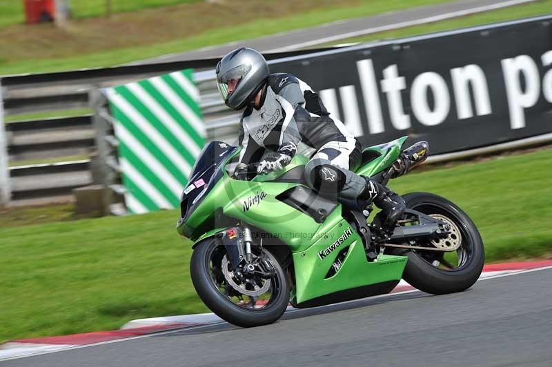 Motorcycle action photographs;Trackday digital images;event digital images;eventdigitalimages;no limits trackday;oulton park;oulton park circuit cheshire;oulton park photographs;peter wileman photography;trackday;trackday photos
