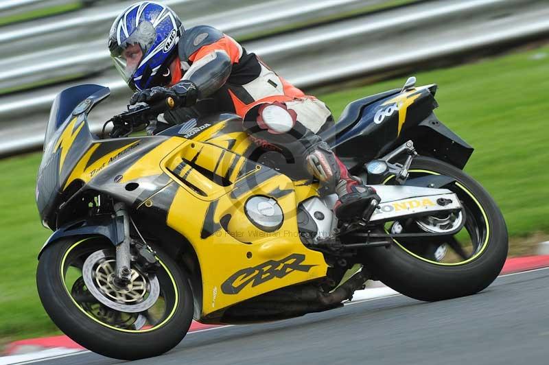 Motorcycle action photographs;Trackday digital images;event digital images;eventdigitalimages;no limits trackday;oulton park;oulton park circuit cheshire;oulton park photographs;peter wileman photography;trackday;trackday photos