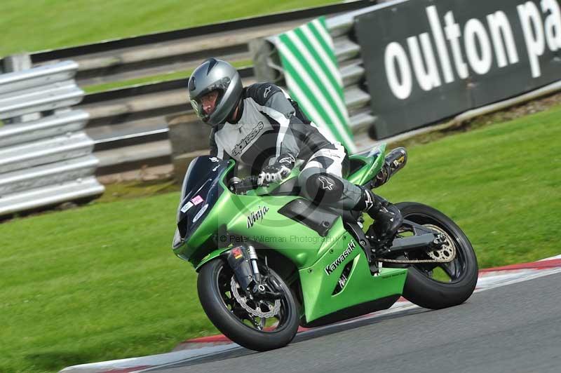 Motorcycle action photographs;Trackday digital images;event digital images;eventdigitalimages;no limits trackday;oulton park;oulton park circuit cheshire;oulton park photographs;peter wileman photography;trackday;trackday photos