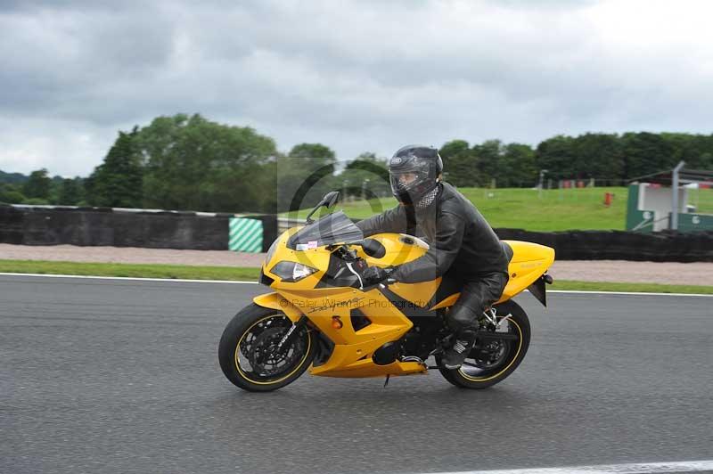 Motorcycle action photographs;Trackday digital images;event digital images;eventdigitalimages;no limits trackday;oulton park;oulton park circuit cheshire;oulton park photographs;peter wileman photography;trackday;trackday photos