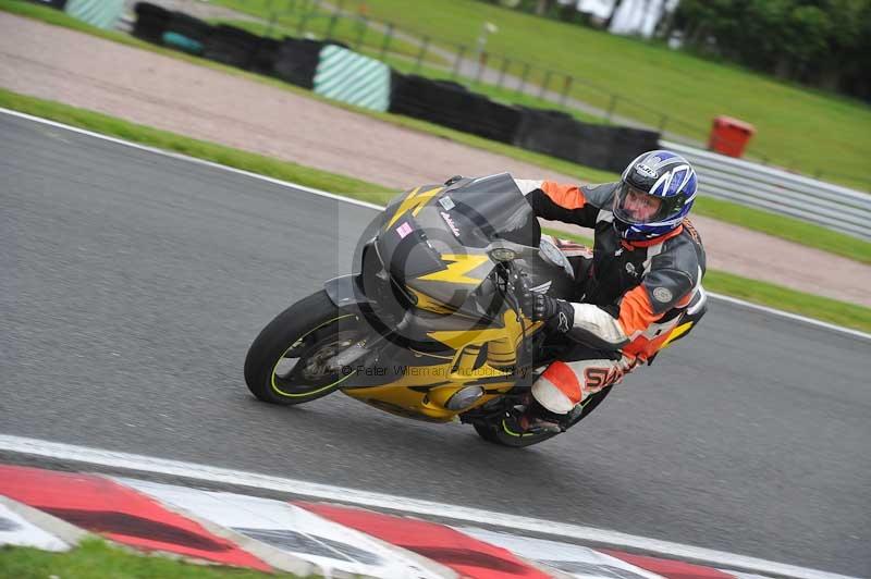 Motorcycle action photographs;Trackday digital images;event digital images;eventdigitalimages;no limits trackday;oulton park;oulton park circuit cheshire;oulton park photographs;peter wileman photography;trackday;trackday photos