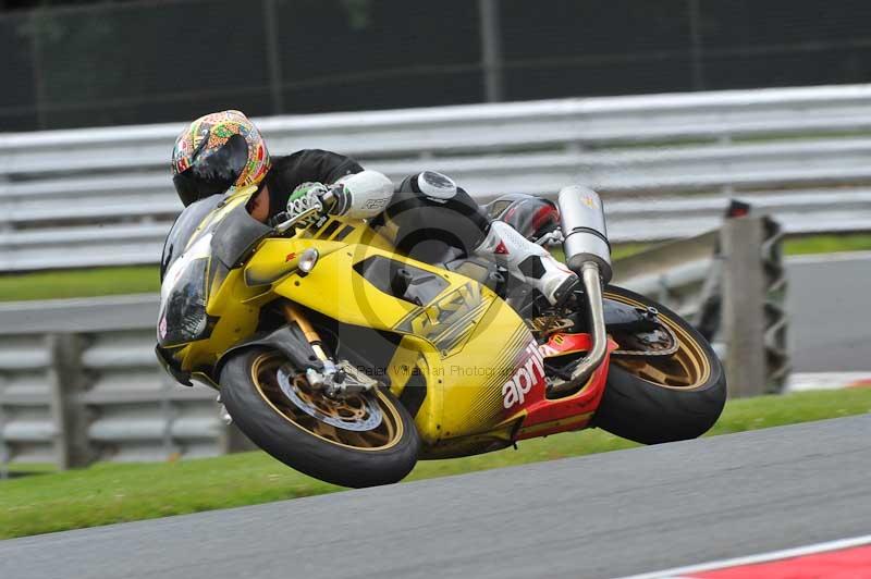 Motorcycle action photographs;Trackday digital images;event digital images;eventdigitalimages;no limits trackday;oulton park;oulton park circuit cheshire;oulton park photographs;peter wileman photography;trackday;trackday photos