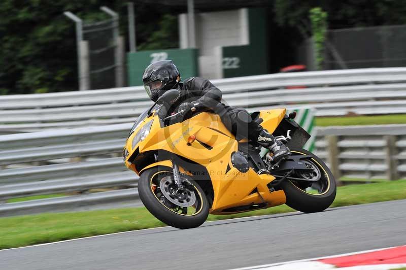 Motorcycle action photographs;Trackday digital images;event digital images;eventdigitalimages;no limits trackday;oulton park;oulton park circuit cheshire;oulton park photographs;peter wileman photography;trackday;trackday photos