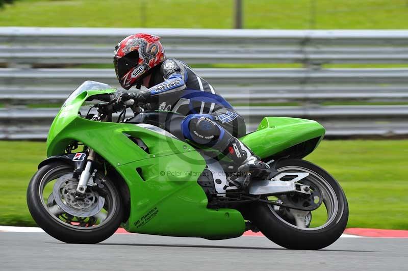 Motorcycle action photographs;Trackday digital images;event digital images;eventdigitalimages;no limits trackday;oulton park;oulton park circuit cheshire;oulton park photographs;peter wileman photography;trackday;trackday photos