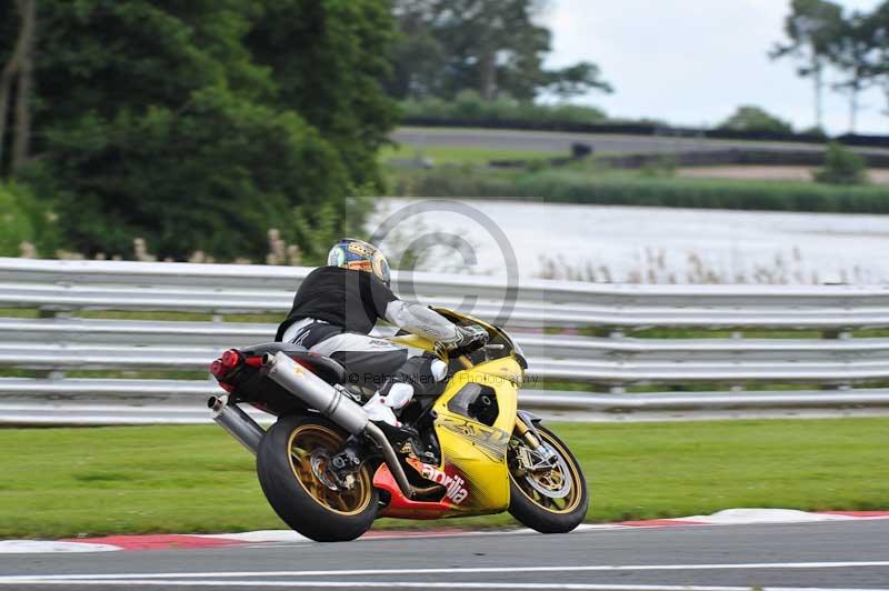 Motorcycle action photographs;Trackday digital images;event digital images;eventdigitalimages;no limits trackday;oulton park;oulton park circuit cheshire;oulton park photographs;peter wileman photography;trackday;trackday photos