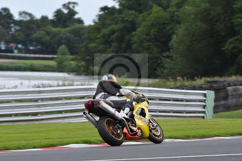 Motorcycle action photographs;Trackday digital images;event digital images;eventdigitalimages;no limits trackday;oulton park;oulton park circuit cheshire;oulton park photographs;peter wileman photography;trackday;trackday photos