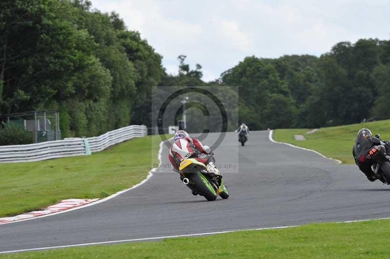 Motorcycle action photographs;Trackday digital images;event digital images;eventdigitalimages;no limits trackday;oulton park;oulton park circuit cheshire;oulton park photographs;peter wileman photography;trackday;trackday photos