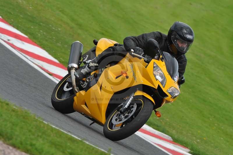 Motorcycle action photographs;Trackday digital images;event digital images;eventdigitalimages;no limits trackday;oulton park;oulton park circuit cheshire;oulton park photographs;peter wileman photography;trackday;trackday photos