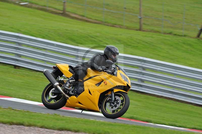 Motorcycle action photographs;Trackday digital images;event digital images;eventdigitalimages;no limits trackday;oulton park;oulton park circuit cheshire;oulton park photographs;peter wileman photography;trackday;trackday photos
