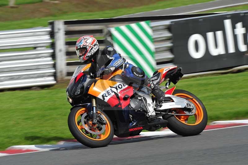 Motorcycle action photographs;Trackday digital images;event digital images;eventdigitalimages;no limits trackday;oulton park;oulton park circuit cheshire;oulton park photographs;peter wileman photography;trackday;trackday photos