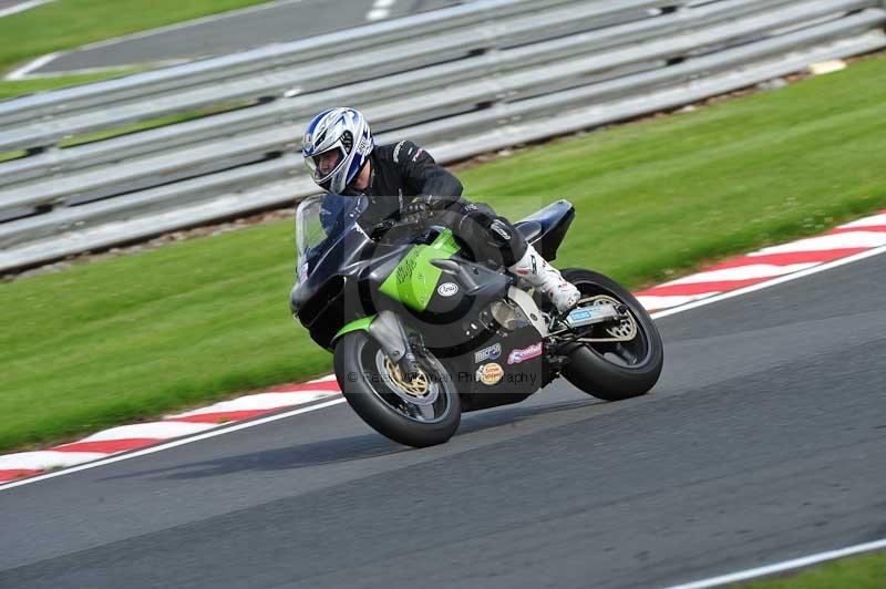 Motorcycle action photographs;Trackday digital images;event digital images;eventdigitalimages;no limits trackday;oulton park;oulton park circuit cheshire;oulton park photographs;peter wileman photography;trackday;trackday photos