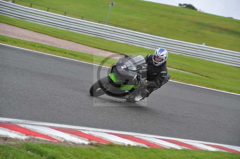 Motorcycle action photographs;Trackday digital images;event digital images;eventdigitalimages;no limits trackday;oulton park;oulton park circuit cheshire;oulton park photographs;peter wileman photography;trackday;trackday photos