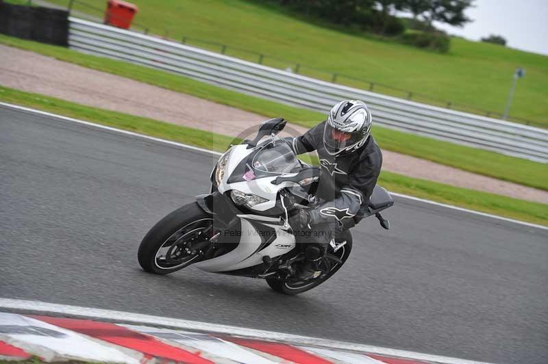 Motorcycle action photographs;Trackday digital images;event digital images;eventdigitalimages;no limits trackday;oulton park;oulton park circuit cheshire;oulton park photographs;peter wileman photography;trackday;trackday photos