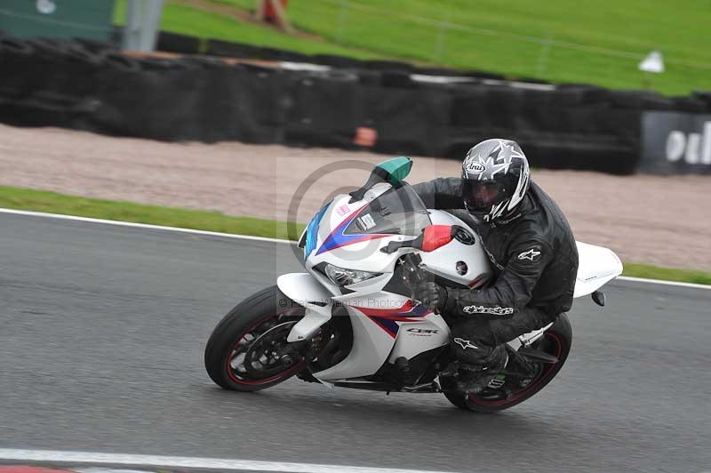 Motorcycle action photographs;Trackday digital images;event digital images;eventdigitalimages;no limits trackday;oulton park;oulton park circuit cheshire;oulton park photographs;peter wileman photography;trackday;trackday photos