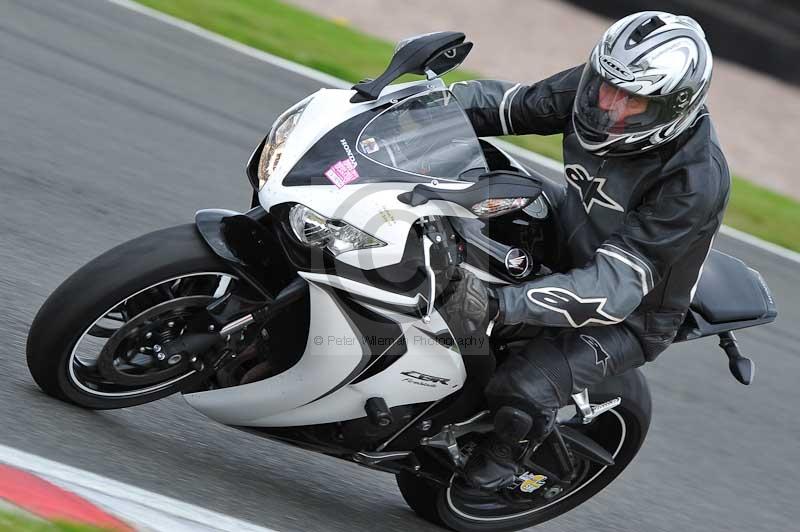 Motorcycle action photographs;Trackday digital images;event digital images;eventdigitalimages;no limits trackday;oulton park;oulton park circuit cheshire;oulton park photographs;peter wileman photography;trackday;trackday photos