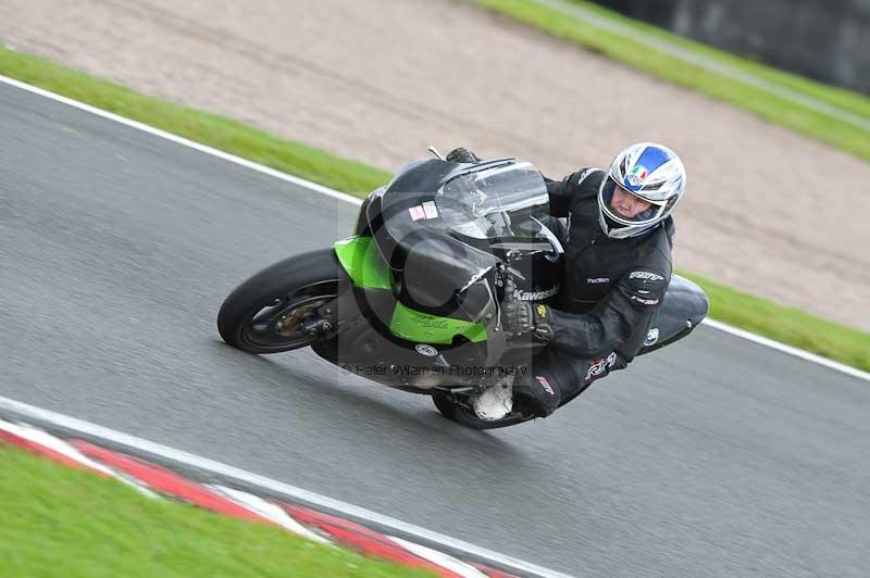 Motorcycle action photographs;Trackday digital images;event digital images;eventdigitalimages;no limits trackday;oulton park;oulton park circuit cheshire;oulton park photographs;peter wileman photography;trackday;trackday photos