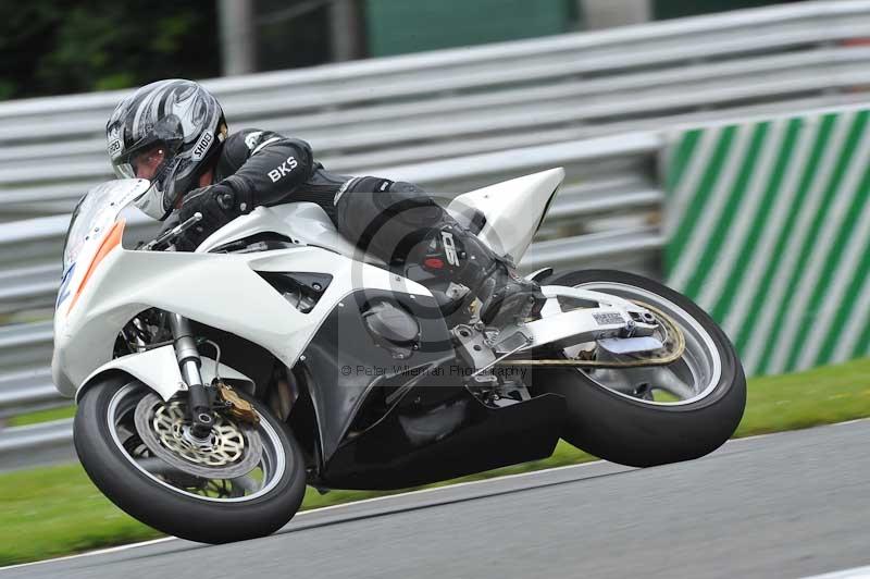 Motorcycle action photographs;Trackday digital images;event digital images;eventdigitalimages;no limits trackday;oulton park;oulton park circuit cheshire;oulton park photographs;peter wileman photography;trackday;trackday photos