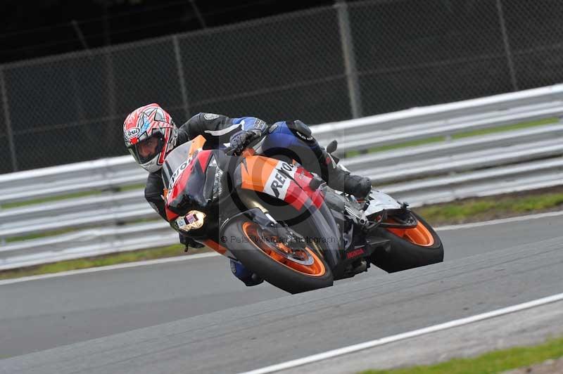 Motorcycle action photographs;Trackday digital images;event digital images;eventdigitalimages;no limits trackday;oulton park;oulton park circuit cheshire;oulton park photographs;peter wileman photography;trackday;trackday photos