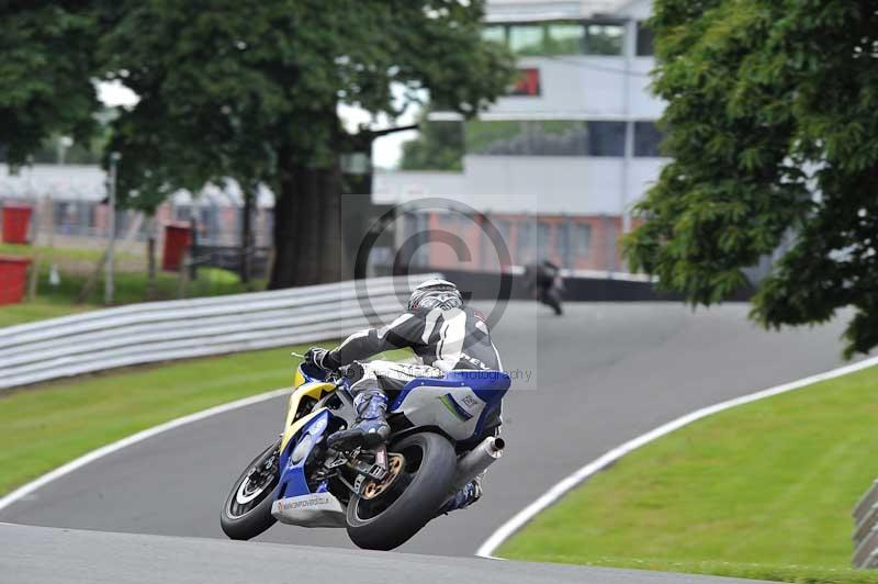 Motorcycle action photographs;Trackday digital images;event digital images;eventdigitalimages;no limits trackday;oulton park;oulton park circuit cheshire;oulton park photographs;peter wileman photography;trackday;trackday photos
